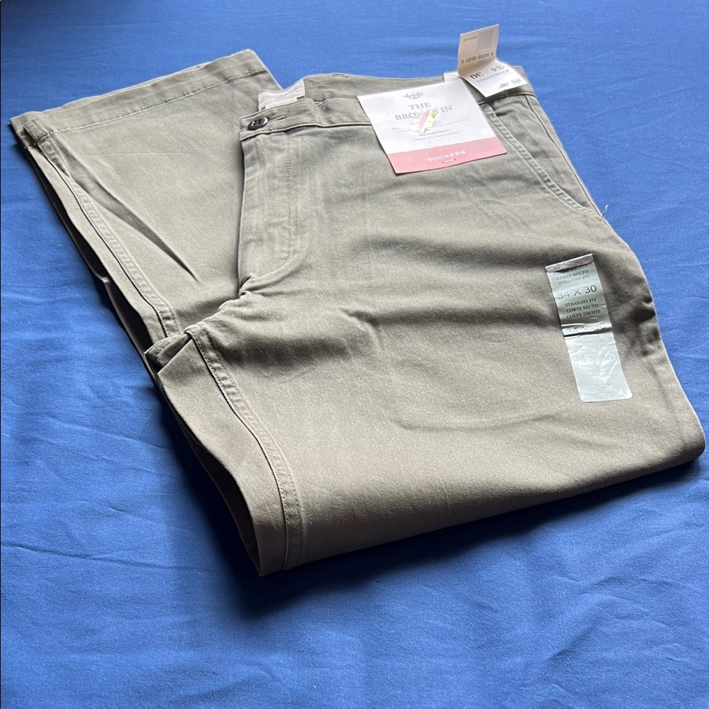 Dockers Men's Khaki Chinos